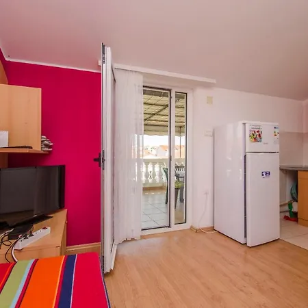 Mira I Apartament Vodice
