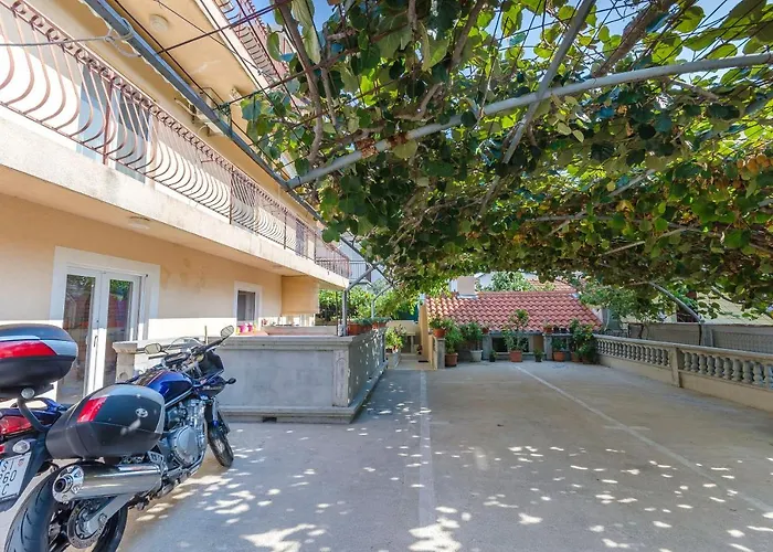 Διαμέρισμα Mira I *